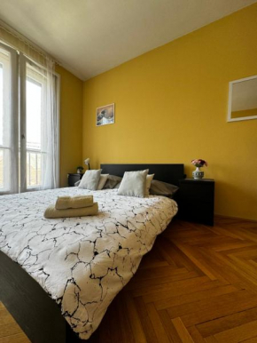 Extralarge Queen Room in the Heart of Bratislava with Terrace